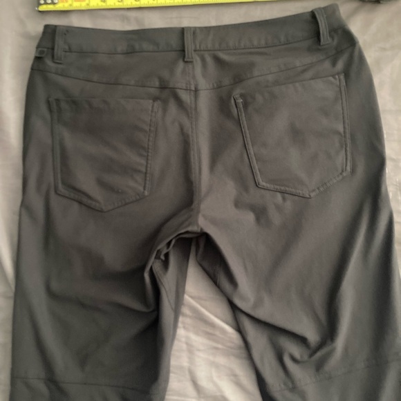 Lululemon 34 black pants, good condition, no stains or rips. Smoke free pet free - Picture 3 of 8